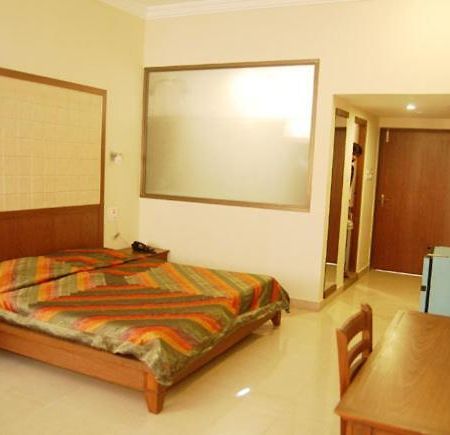 Alka Hotel Udaipur Szoba fotó