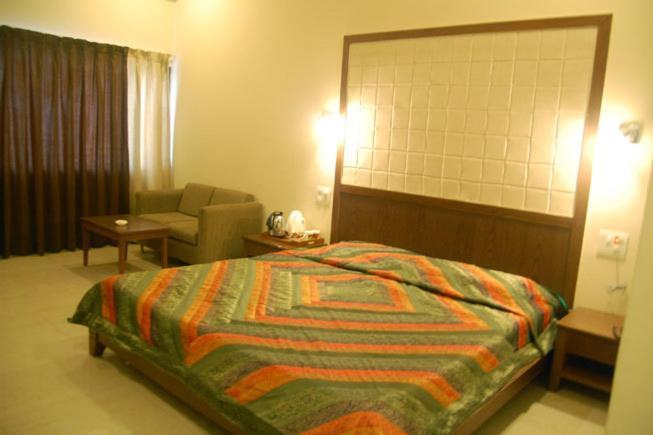 Alka Hotel Udaipur Szoba fotó